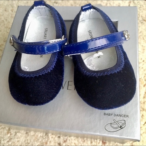 Stuart Weitzman Baby Dancer Crib shoes - Picture 1 of 3
